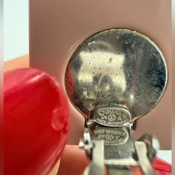 CHANEL Pink and Silver Heart Clip-On Earrings - Picture 3 of 5